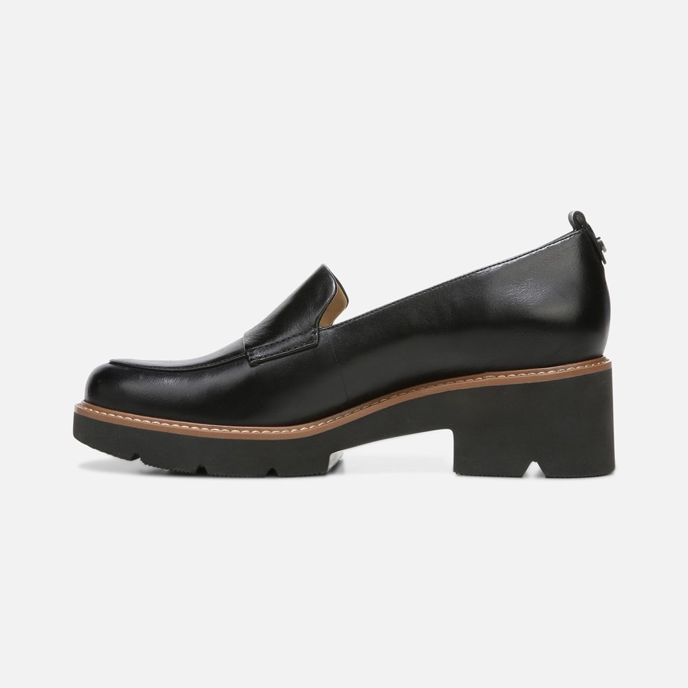 Naturaliser Darry Lug Sole Loafer